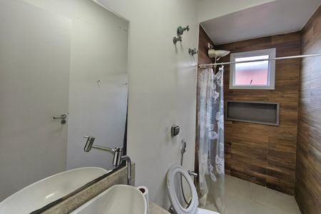 Banheiro de casa para alugar com 1 quarto, 60m² em Jardim Santa Lúcia, Campinas