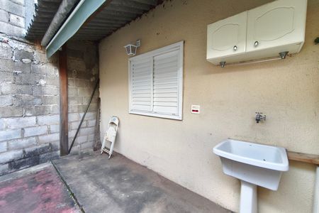 Casa para alugar com 60m², 1 quarto e 1 vagaÁrea de Serviço