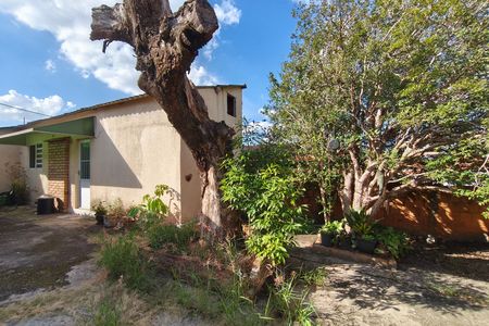 Casa para alugar com 60m², 1 quarto e 1 vagaQuintal