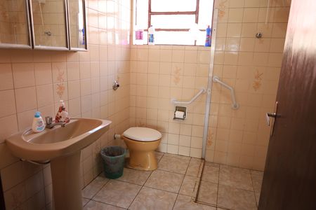 Casa para alugar com 110m², 3 quartos e 4 vagasBanheiro