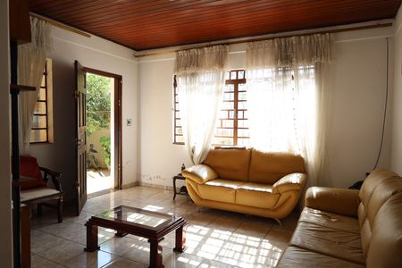 Casa para alugar com 3 quartos, 110m² em Jardim Presidente, São Paulo