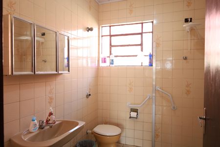 Casa para alugar com 110m², 3 quartos e 4 vagasBanheiro