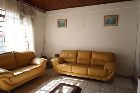 Casa para alugar com 110m², 3 quartos e 4 vagasSala