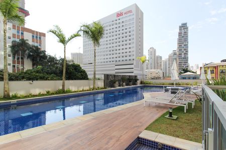 Apartamento para alugar com 81m², 2 quartos e 2 vagasÁrea comum - Piscina