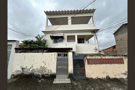 Casa à venda com 200m², 4 quartos e sem vagaFachada + placa