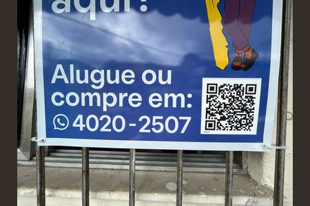 Casa à venda com 200m², 4 quartos e sem vagaCódigo