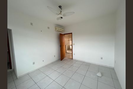 Casa à venda com 200m², 4 quartos e sem vagaQuarto 4 - Suíte