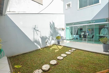 Casa à venda com 173m², 3 quartos e 4 vagasChurrasqueira