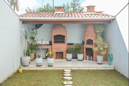Casa à venda com 173m², 3 quartos e 4 vagasChurrasqueira