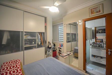 Casa à venda com 173m², 3 quartos e 4 vagasQuarto 2 - Suíte