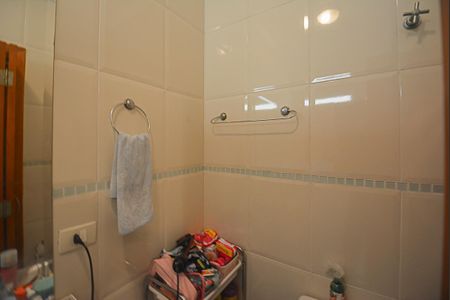 Casa à venda com 173m², 3 quartos e 4 vagasBanheiro da Suíte 2