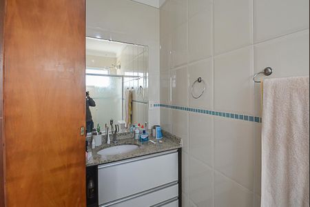 Casa à venda com 173m², 3 quartos e 4 vagasBanheiro da Suíte 3