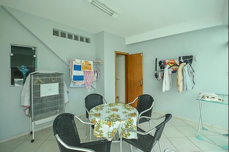 Casa à venda com 173m², 3 quartos e 4 vagasChurrasqueira