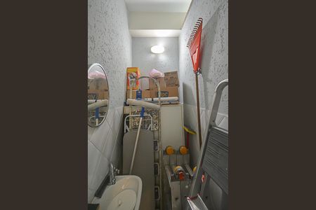 Casa à venda com 173m², 3 quartos e 4 vagasBanheiro de serviço