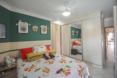 Casa à venda com 173m², 3 quartos e 4 vagasQuarto Suíte