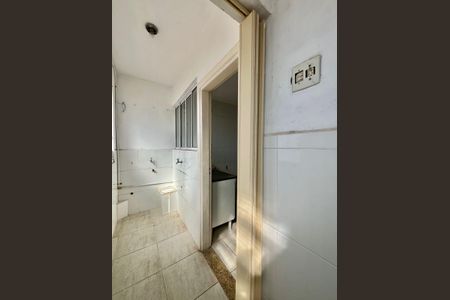 Apartamento à venda com 66m², 2 quartos e sem vaga Apartamento à venda com 66m², 2 quartos e sem vagaÁrea de Serviço