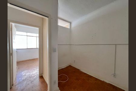 Apartamento à venda com 66m², 2 quartos e sem vaga Apartamento à venda com 66m², 2 quartos e sem vagaCloset