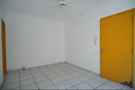 Apartamento para alugar com 70m², 2 quartos e sem vagaSala