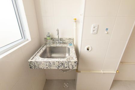 Apartamento à venda com 58m², 2 quartos e 1 vaga Apartamento à venda com 58m², 2 quartos e 1 vagaCozinha e Área de Serviço