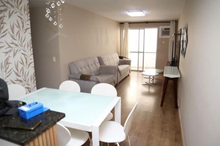 sala de apartamento para alugar com 3 quartos, 80m² em Recreio dos Bandeirantes, Rio de Janeiro