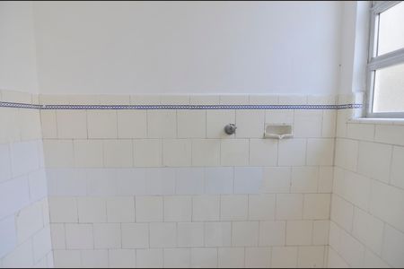 Apartamento para alugar com 80m², 2 quartos e sem vagaBanheiro de Serviço