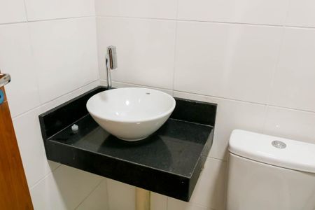 Apartamento para alugar com 2m², 2 quartos e sem vagaBanheiro
