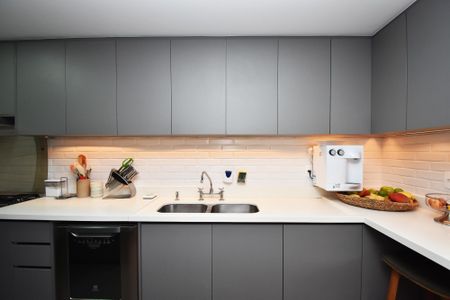 Apartamento à venda com 217m², 2 quartos e 3 vagas Apartamento à venda com 217m², 2 quartos e 3 vagascozinha