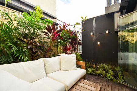 Apartamento à venda com 217m², 2 quartos e 3 vagas Apartamento à venda com 217m², 2 quartos e 3 vagassala jardim de inverno