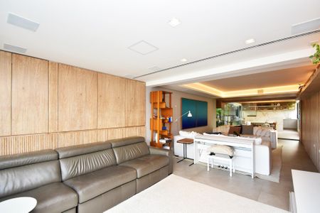 Apartamento à venda com 217m², 2 quartos e 3 vagas Apartamento à venda com 217m², 2 quartos e 3 vagasSala de estar 2