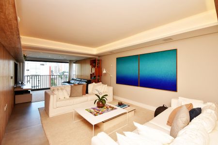Apartamento à venda com 217m², 2 quartos e 3 vagas Apartamento à venda com 217m², 2 quartos e 3 vagasSala de estar