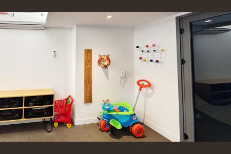 brinquedo teca de apartamento à venda com 2 quartos, 217m² em Pompeia, São Paulo