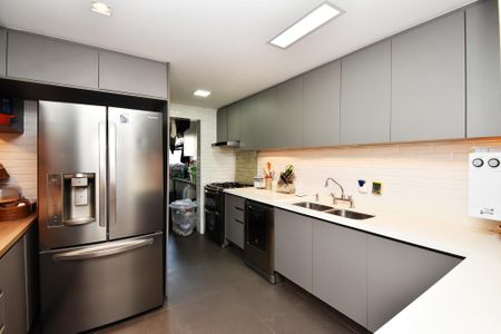 cozinha de apartamento à venda com 2 quartos, 217m² em Pompeia, São Paulo