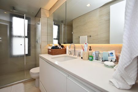 banhero suite 2 de apartamento à venda com 2 quartos, 217m² em Pompeia, São Paulo