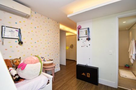 Apartamento à venda com 217m², 2 quartos e 3 vagas Apartamento à venda com 217m², 2 quartos e 3 vagassuite 1