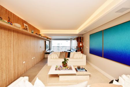 Apartamento à venda com 217m², 2 quartos e 3 vagas Apartamento à venda com 217m², 2 quartos e 3 vagasSala de estar
