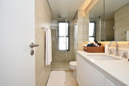 Apartamento à venda com 217m², 2 quartos e 3 vagas Apartamento à venda com 217m², 2 quartos e 3 vagasbanhero suite 2