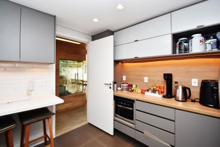 Apartamento à venda com 217m², 2 quartos e 3 vagas Apartamento à venda com 217m², 2 quartos e 3 vagascozinha