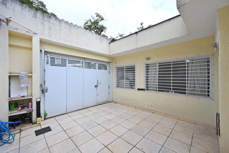Casa à venda com 180m², 3 quartos e 2 vagas Casa à venda com 180m², 3 quartos e 2 vagasGaragem