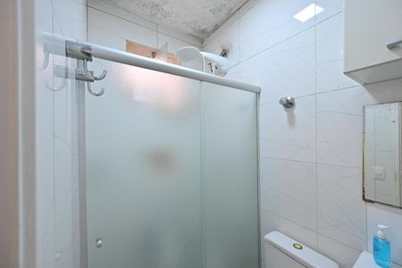 Casa à venda com 180m², 3 quartos e 2 vagas Casa à venda com 180m², 3 quartos e 2 vagasBanheiro Social