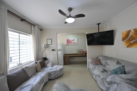 Casa à venda com 180m², 3 quartos e 2 vagas Casa à venda com 180m², 3 quartos e 2 vagasSala