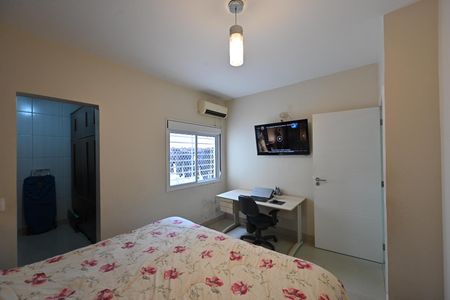 Casa à venda com 180m², 3 quartos e 2 vagas Casa à venda com 180m², 3 quartos e 2 vagasSuíte
