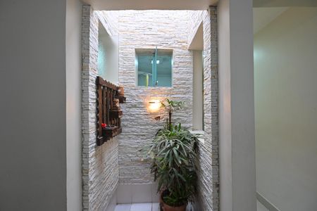 Casa à venda com 180m², 3 quartos e 2 vagas Casa à venda com 180m², 3 quartos e 2 vagasSala