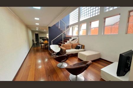 Sala de casa à venda com 3 quartos, 298m² em Vila Guarani (Zona Sul), São Paulo