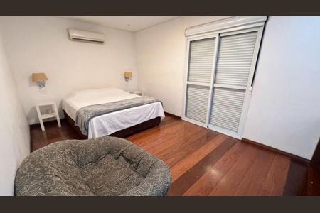 Quarto de casa à venda com 3 quartos, 298m² em Vila Guarani (Zona Sul), São Paulo