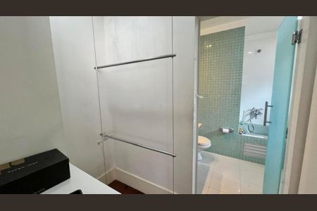 Banheiro de casa à venda com 3 quartos, 298m² em Vila Guarani (Zona Sul), São Paulo