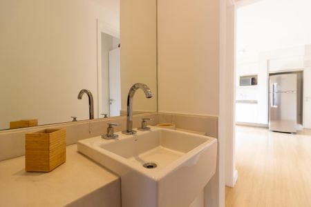 Apartamento para alugar com 55m², 2 quartos e 1 vaga Apartamento para alugar com 55m², 2 quartos e 1 vagaBanheiro