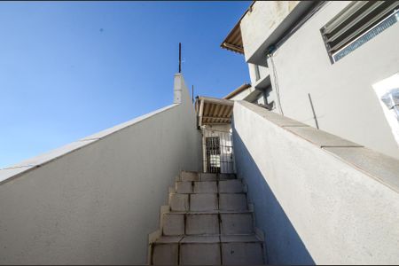 Casa à venda com 168m², 4 quartos e sem vaga Casa à venda com 168m², 4 quartos e sem vagaEscada - casa 2 e 3