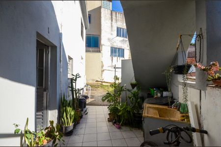 Casa à venda com 168m², 4 quartos e sem vaga Casa à venda com 168m², 4 quartos e sem vagaEntrada - Casa 1