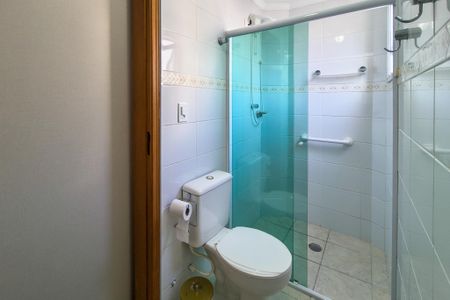 Apartamento para alugar com 86m², 2 quartos e 1 vaga Apartamento para alugar com 86m², 2 quartos e 1 vagaBanheiro da Suíte