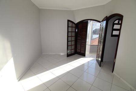 Casa para alugar com 159m², 3 quartos e 2 vagasSuíte